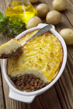 Etli patates güveç