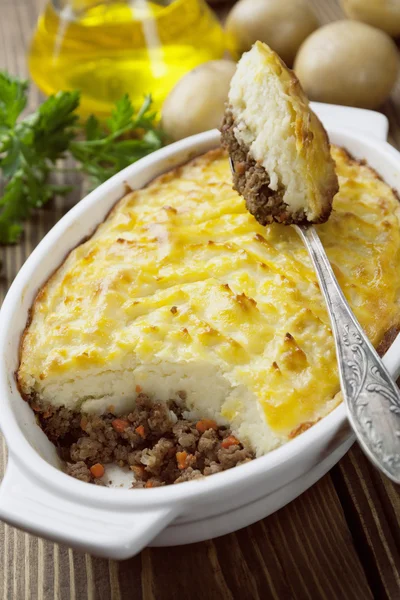 Cazuela de patata con carne —  Fotos de Stock