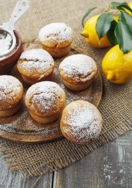 Ev yapımı limonlu kek 