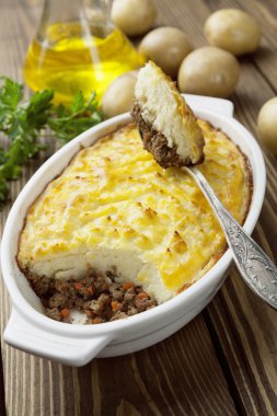 Etli patates güveç