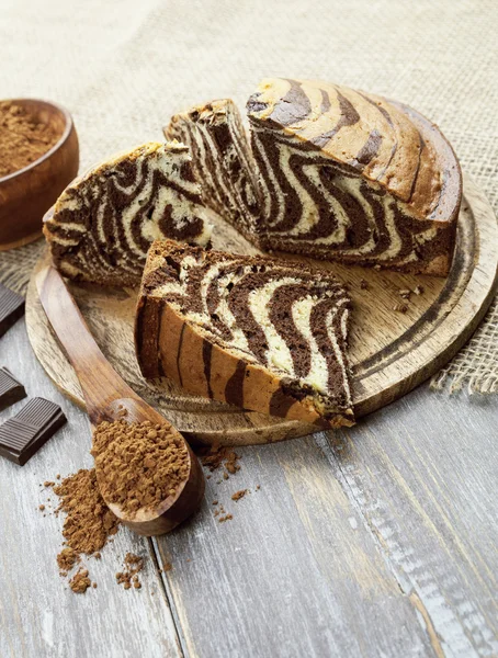 Торт с какао-порошком — стоковое фото