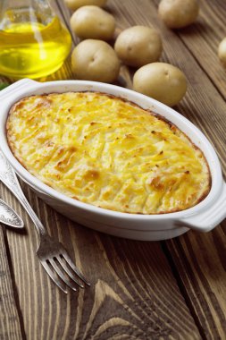 Etli patates güveç