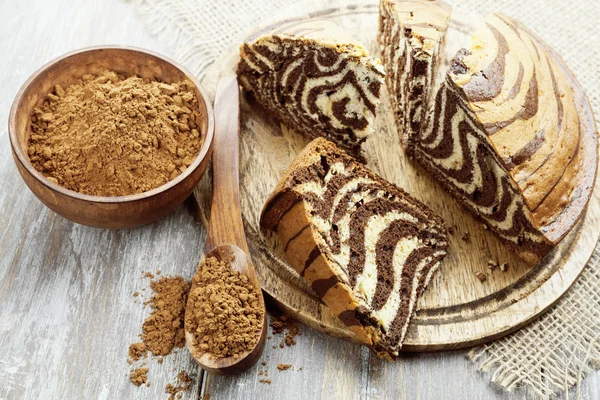 Tårta med kakaopulver — Stockfoto