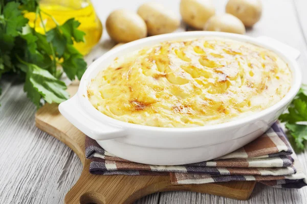 Casserole de pommes de terre avec viande — Photo