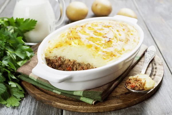 Cazuela de patata con carne — Foto de Stock