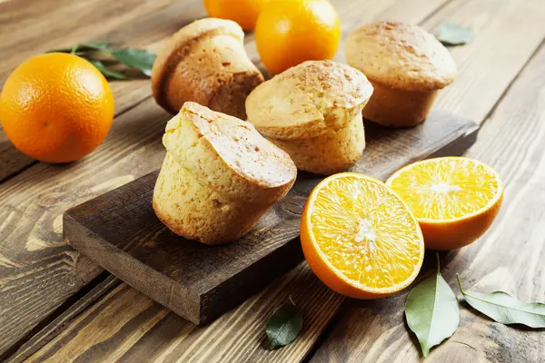 Hemmagjord apelsin muffins — Stockfoto
