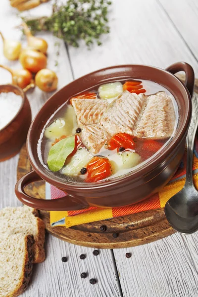Supă de pește în castron — Fotografie, imagine de stoc