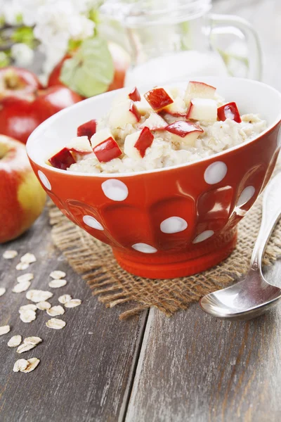 karamelize elmalı yulaf ezmesi 