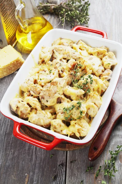 Casserole with cauliflower and chicken — Stock Photo, Image