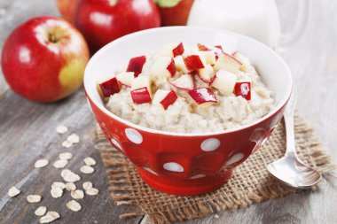 karamelize elmalı yulaf ezmesi 