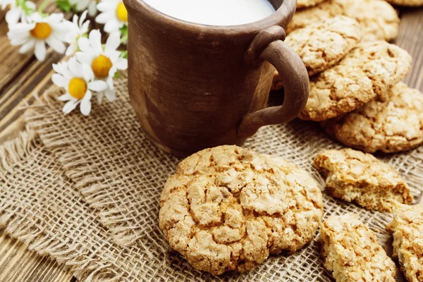 Galletas de leche y avena —  Fotos de Stock