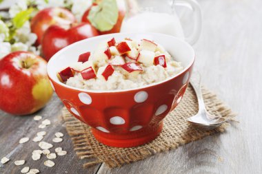 karamelize elmalı yulaf ezmesi 