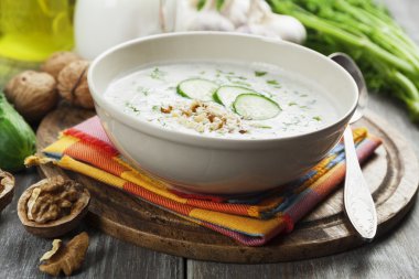 Tarator, Bulgar ekşi süt çorbası