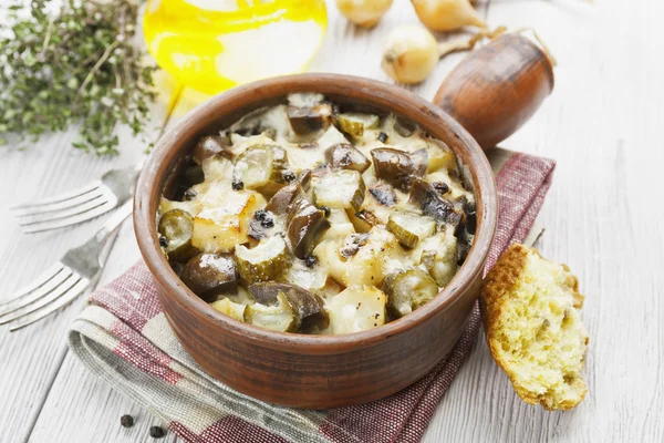 Kidney, stewed with potatoes and pickles — Stock Image Kidney, stewed with potatoes and pickles Royalty Free Stock Photos