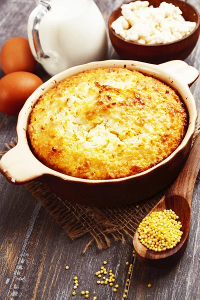 Cazuela con mijo y cuajada — Foto de Stock