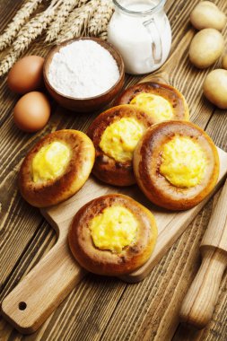 Shangi-köftesi süzme peynir veya patates ile