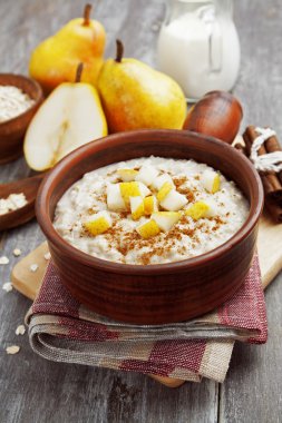 Armut ve tarçın yulaf ezmesi