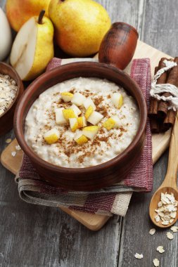 Armut ve tarçın yulaf ezmesi