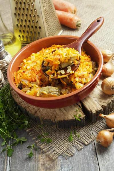 Pescado con verduras — Foto de Stock