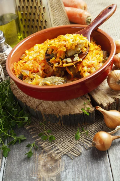 Pescado con verduras — Foto de Stock