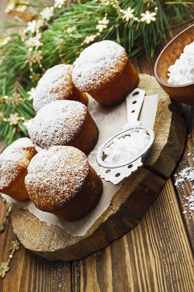 Cupcakes with powdered sugar — Stock Photo, Image