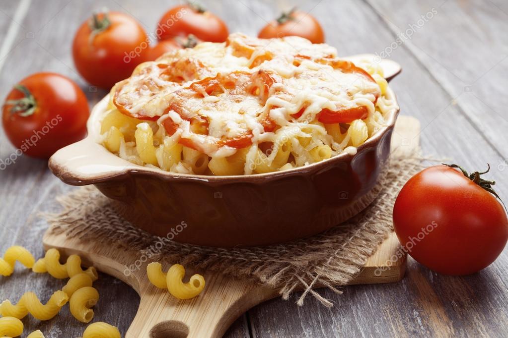 Макароны запеченные с сыром и помидорами в духовке рецепт 85