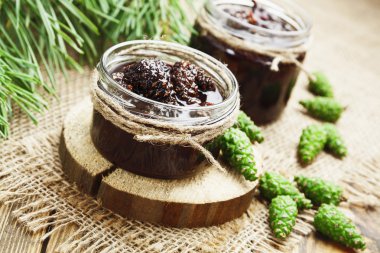 Çam kozalakları reçel