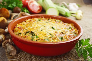 Mantar ile sebze güveç 