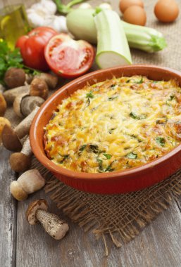 Mantar ile sebze güveç 