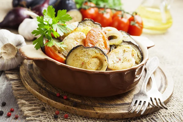 Sebzeli tavuk güveç 