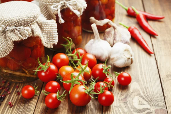 Inblikken tomaten — Stockfoto