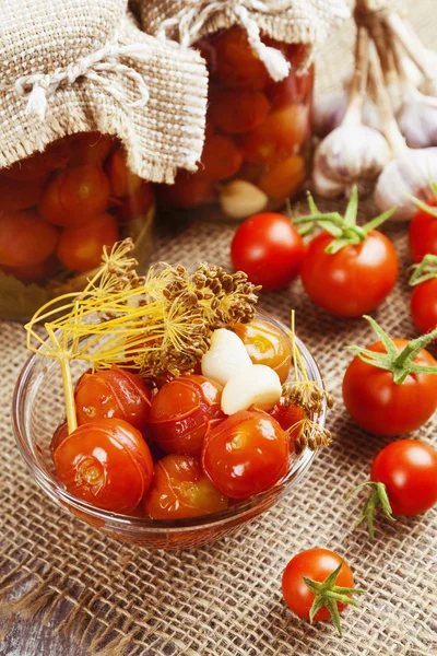 Inblikken tomaten — Stockfoto