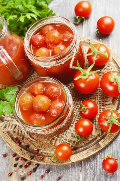 Canned tomatoes in tomato juice — Stock Photo, Image