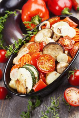 tavuk pişmiş sebze ile