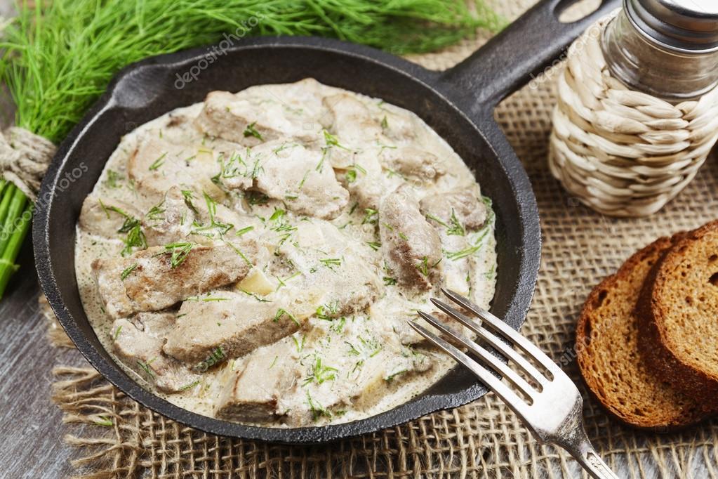 куриная печень в молоке. печеная печенка.