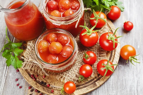 Canned tomatoes in tomato juice — Stock Image Canned tomatoes in tomato juice Stock Image