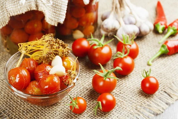 Inblikken tomaten — Stockfoto