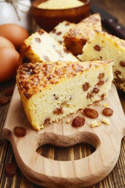 Darı ve kuru üzüm ile güveç