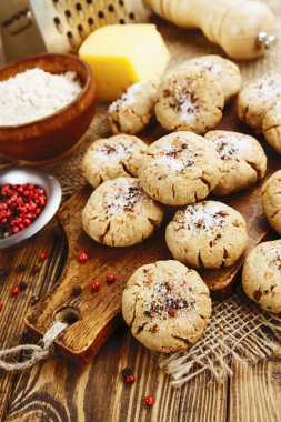 Tuz yulaf ezmeli kurabiye peynir ve biber ile 