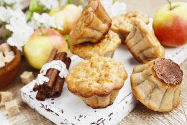 Elma kek tarçın ile 