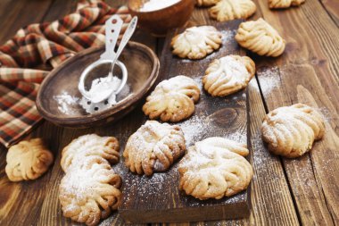 Pudra şekerli kurabiyeler 