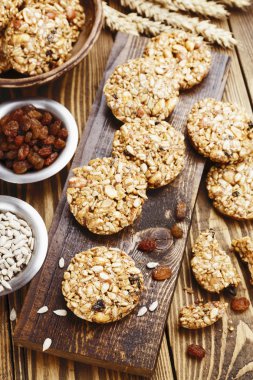 Kuru üzüm ve ayçiçeği tohumu ile tanımlama 