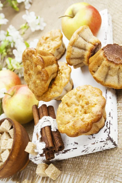 Muffins aux pommes à la cannelle — Photo