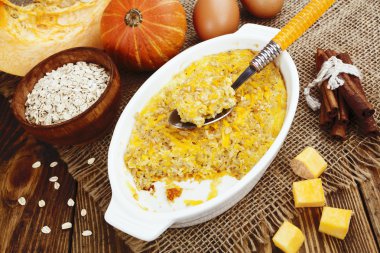 Güveç kabak ve yulaf ezmesi