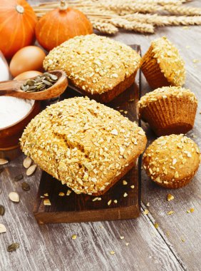Ev yapımı kabak kekler 