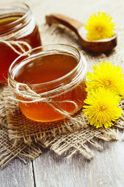 Jelly of dandelions — Stock Photo, Image