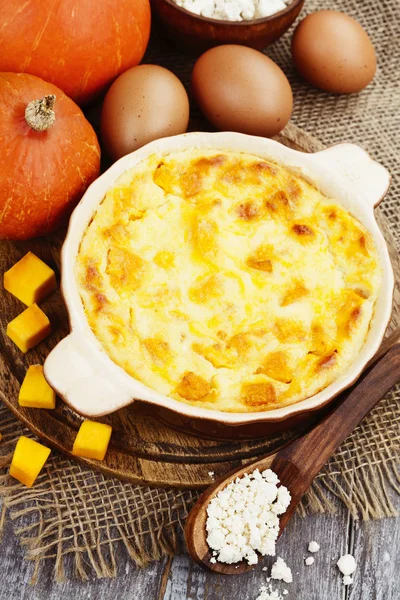 Casserole with cottage cheese and pumpkin — Stock Photo, Image