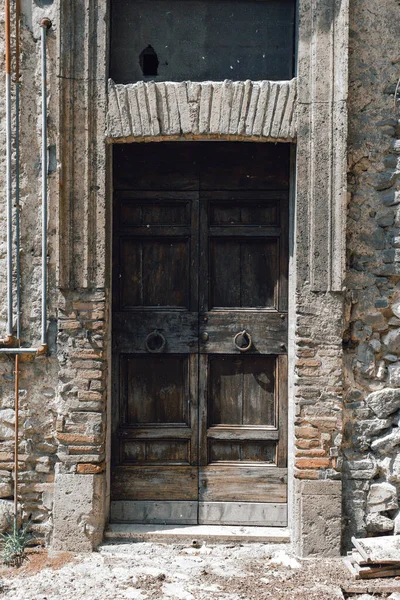 Close Image Ancient Closed Doors Old Italy Background Lock Vintage — Stock Photo, Image