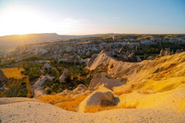 Kapadokya 'nın büyük turistik cazibesi - balon uçuşu. Eğlence, turizm bir tatil. Seyahat turu. Goreme, Kapadokya, Türkiye.