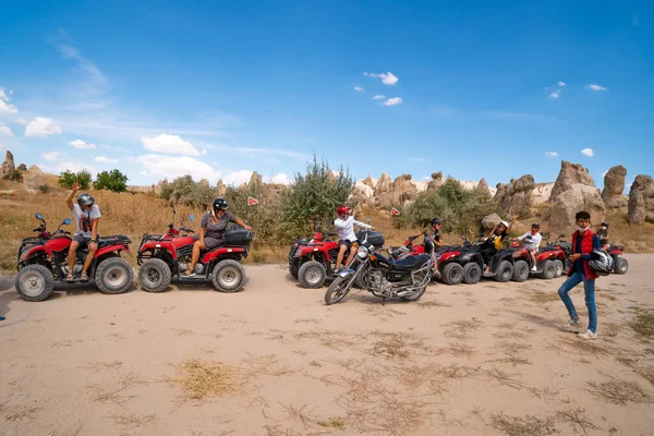 Uchisar Turkey August 2020 Tourists Atv Tour Cappadocia 土耳其 — 图库照片